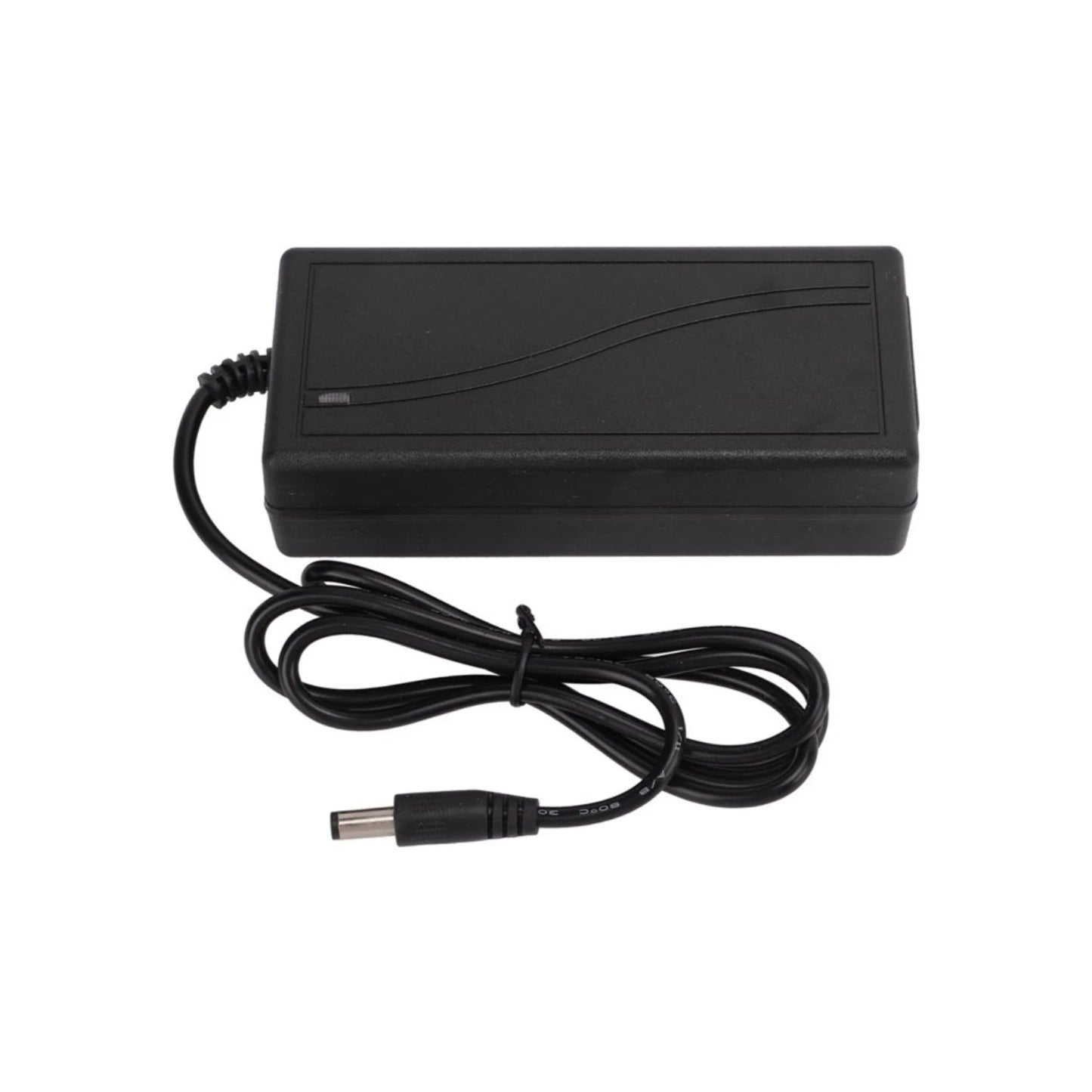 Adaptador de corriente negro con conector DC, fuente de alimentación universal para electrónicos.