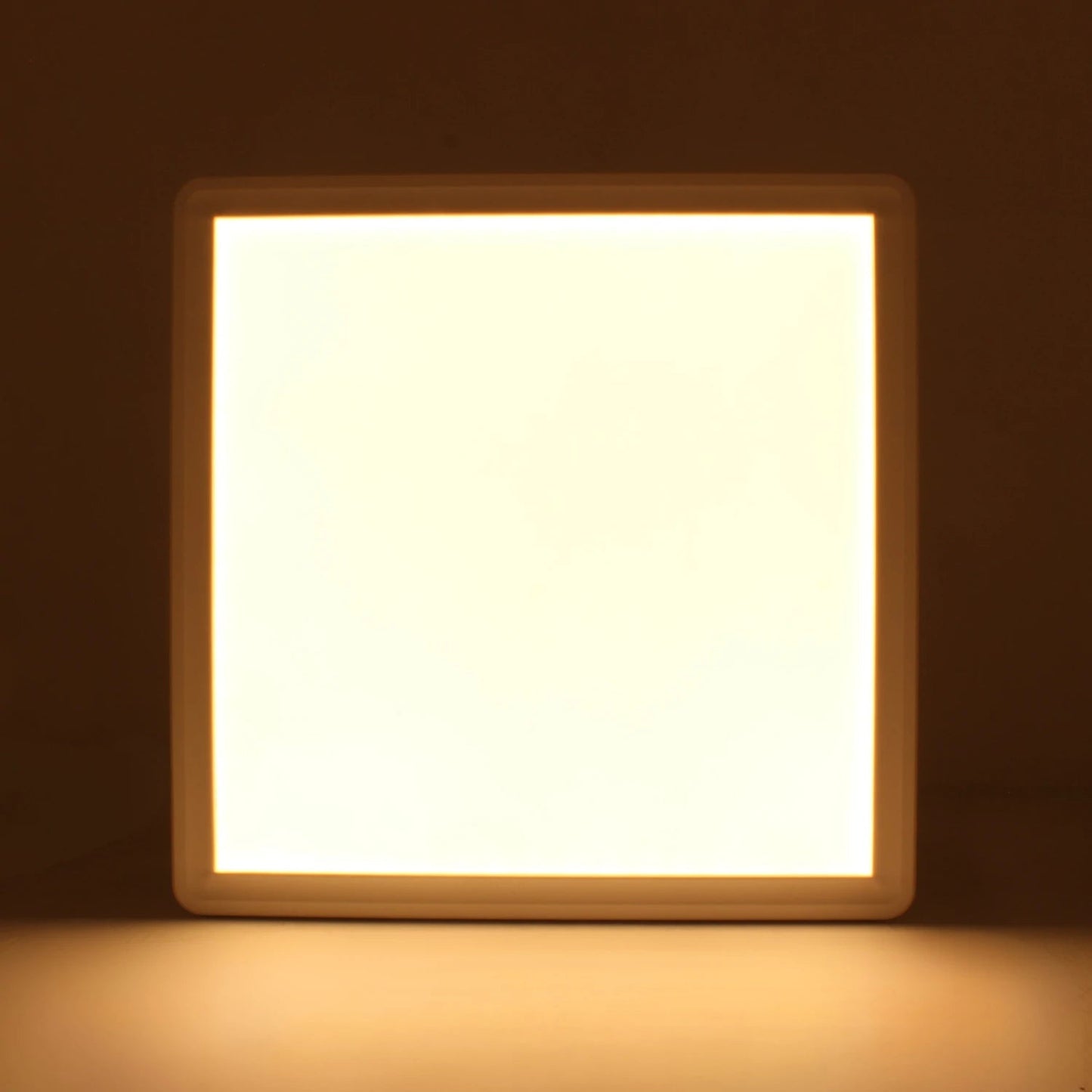 Panel LED cuadrado de 24W para sobreponer, con 3 tonos de luz, ideal para iluminación interior