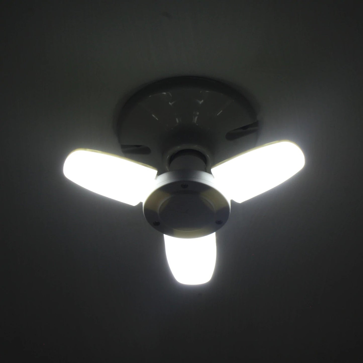 Lámpara LED Maigoo mini tipo ventilador 24W blanca, luz brillante para techo