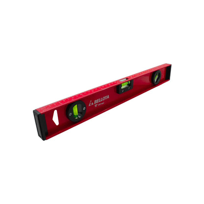 Nivel de burbuja Bellota 18 pulgadas 457mm rojo con regla graduada y tres viales para nivelación profesional.