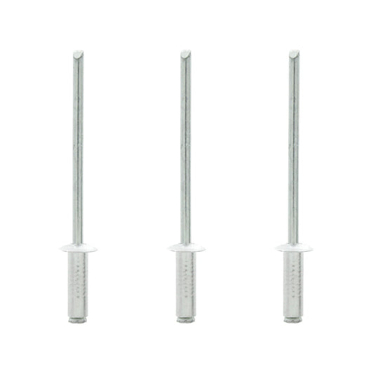 Tres remaches ciegos pop de aluminio plateados 5/32" (13mm) para fijación y unión.