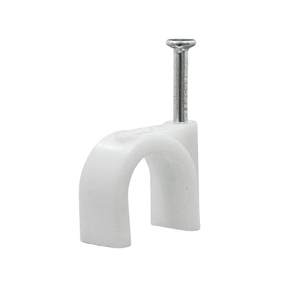Grapa curva blanca de plástico con clavo, ideal para fijar cables de 12mm en paredes