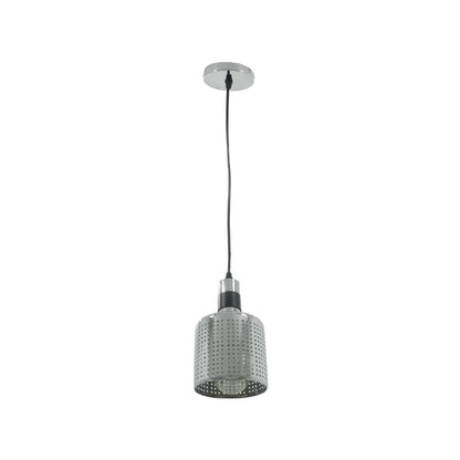 Candil colgante cromado con pantalla metálica perforada, diseño moderno para iluminación interior