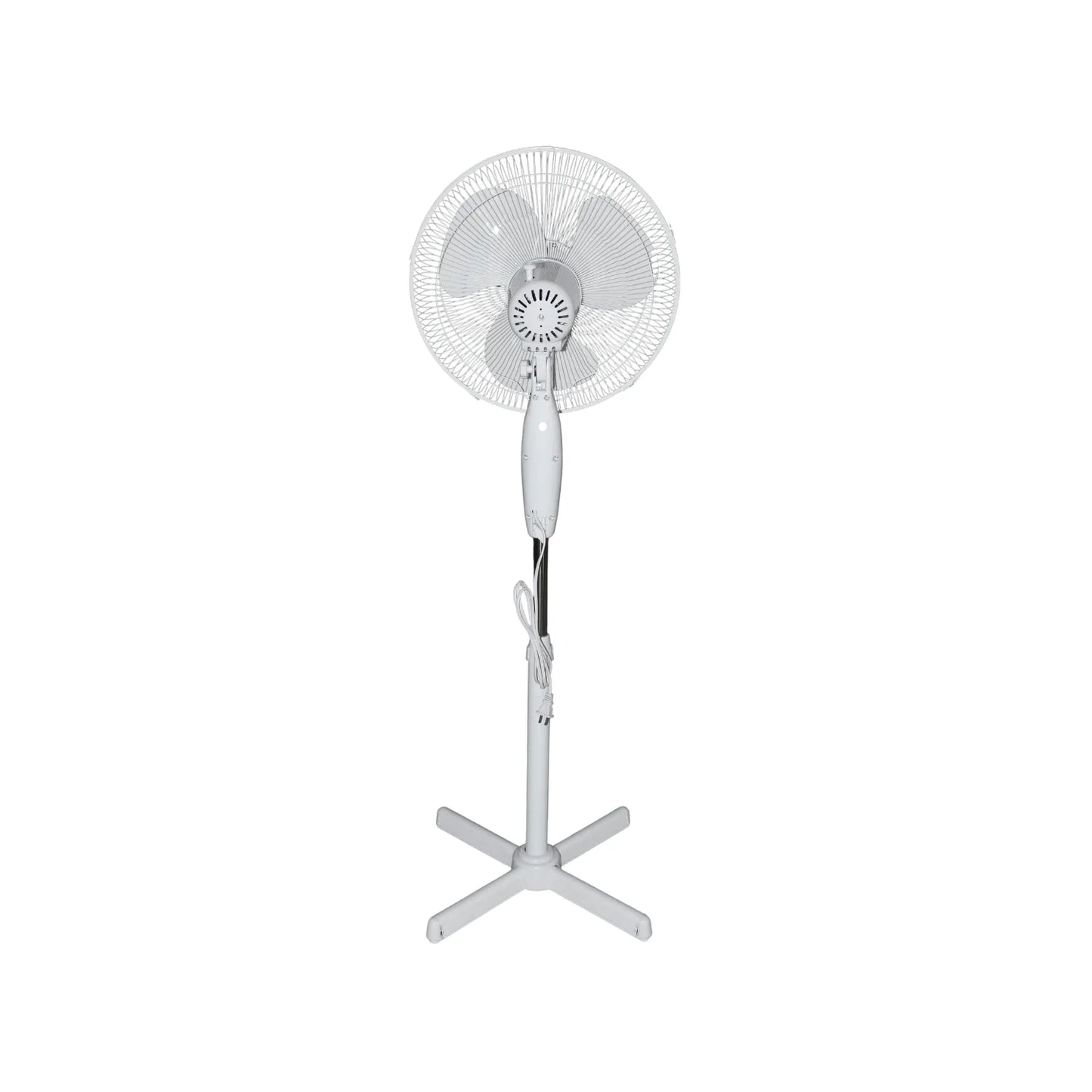 Ventilador de pedestal blanco con base en cruz de 3 aspas para circulación de aire en interiores