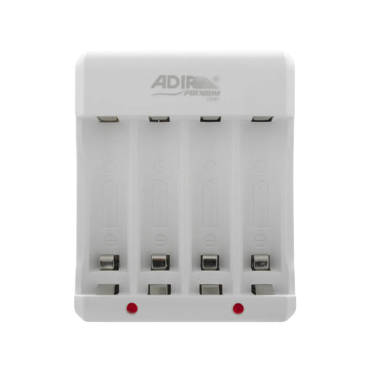 Cargador de baterías recargables AA y AAA Adir Premium blanco con 4 ranuras y luces indicadoras de carga.