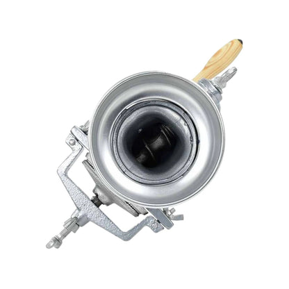 Molino manual para granos y maíz, de metal con acabado gris, manivela de madera, sujeción a mesa.