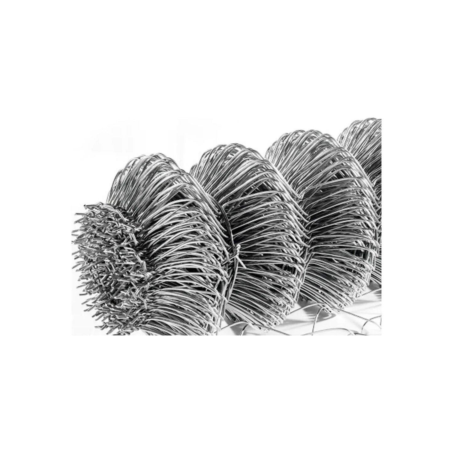 Varios rollos de malla ciclónica galvanizada para cercas y seguridad, construcción resistente.