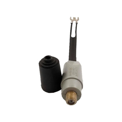 Transformador de impedancia IML AC-N919A gris para exterior, F-conector a terminales de pala, con capuchón.