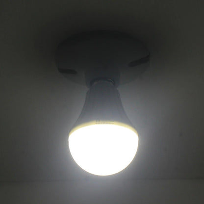 Foco bulbo LED 9W, luz blanca brillante no regulable, ideal para iluminación de techo y ahorro energético.