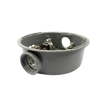 Base de medidor eléctrica redonda color gris con entrada de conduit roscada y sujetadores internos para cables