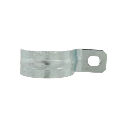 Abrazadera de uña galvanizada 1 1/2" EMT para sujeción de tubería eléctrica.