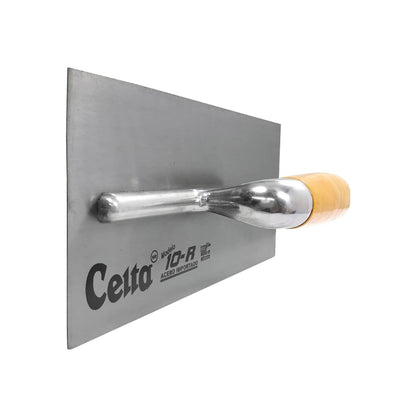 Llana lisa de albañil Celta 10-R con hoja de acero importado y mango de madera.