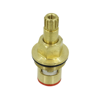 Vástago cerámico de latón para grifo de regadera, con disco cerámico y base roja.