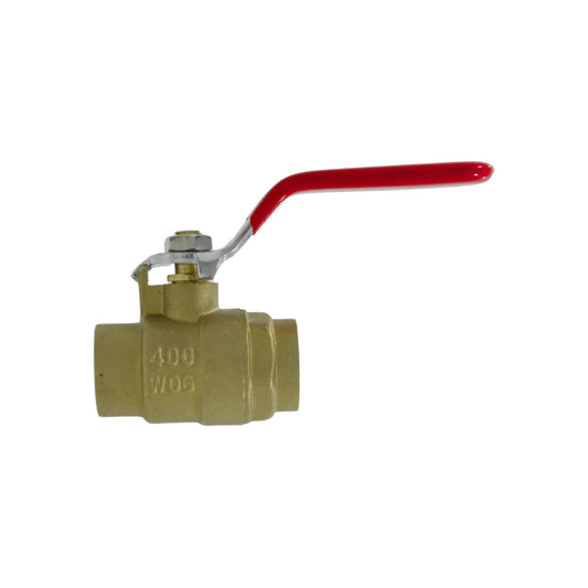 Válvula de esfera de latón con manija roja, conexiones roscadas y marcaje 400 WOG para control de fluidos.