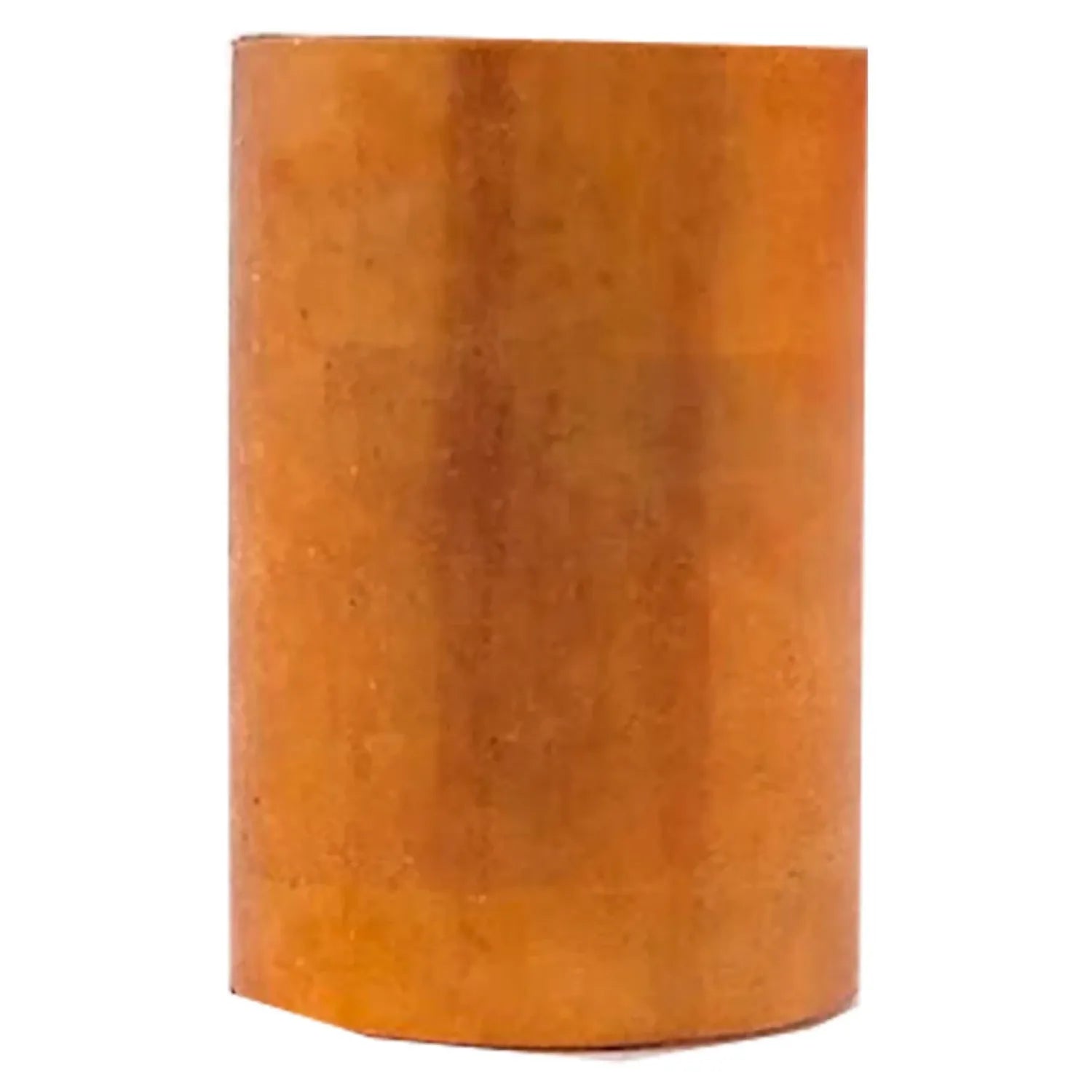 Cilindro de cobre rojizo para trabajos de plomería, electricidad o proyectos en ferretería.