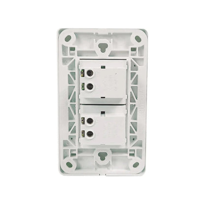 Reverso de placa con dos apagadores eléctricos blancos 10A 250V, vista de terminales para cableado