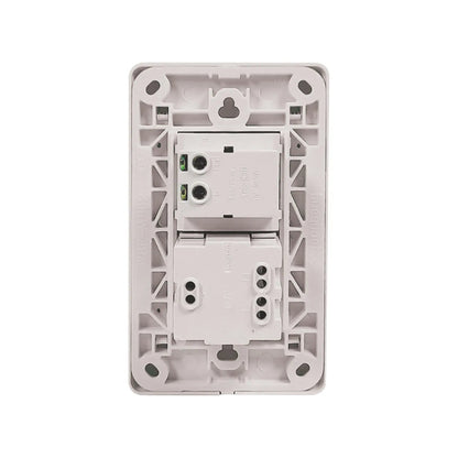 Vista trasera de placa eléctrica 1 apagador y 1 contacto blanca, terminales de cableado.