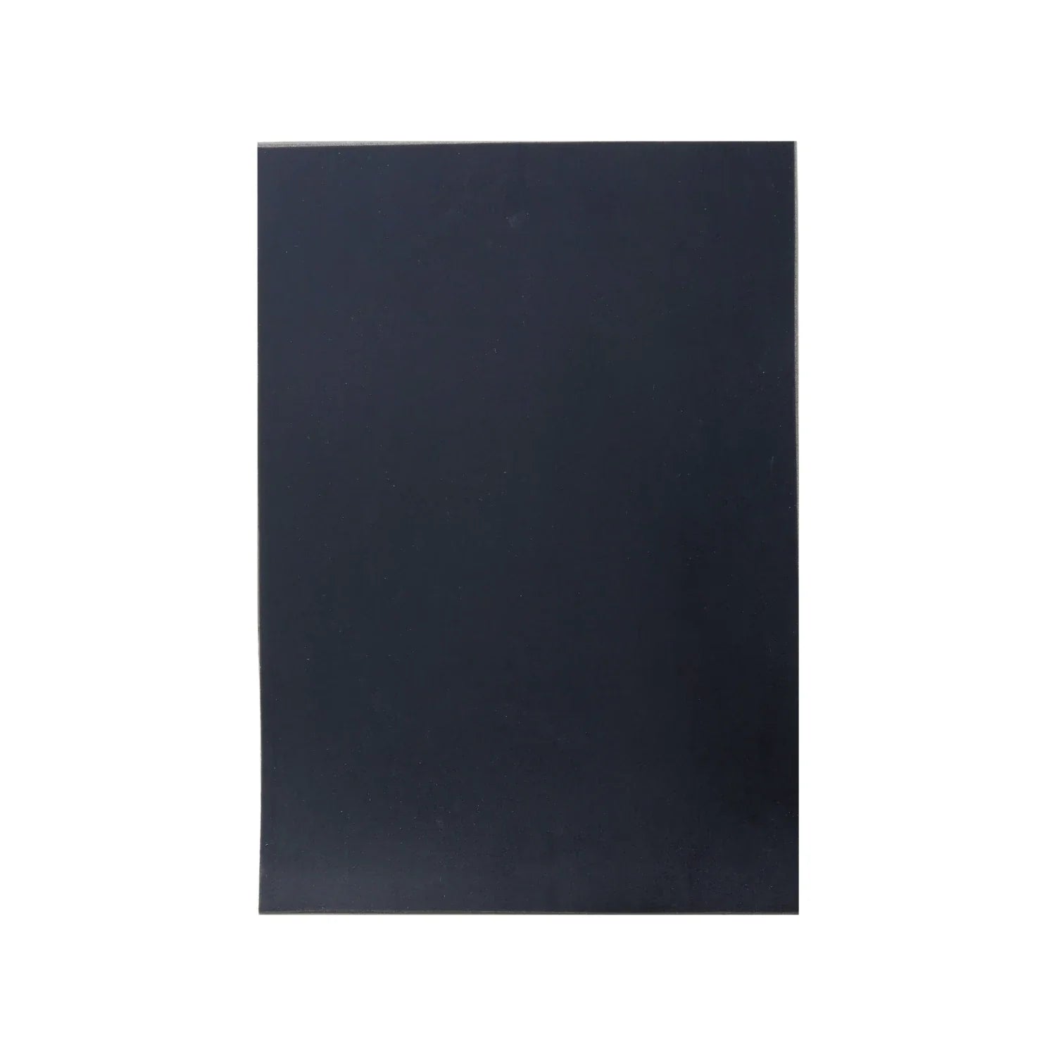 Parche flexible oscuro para reparación de tinacos chicos, sella fugas y goteras rápidamente.