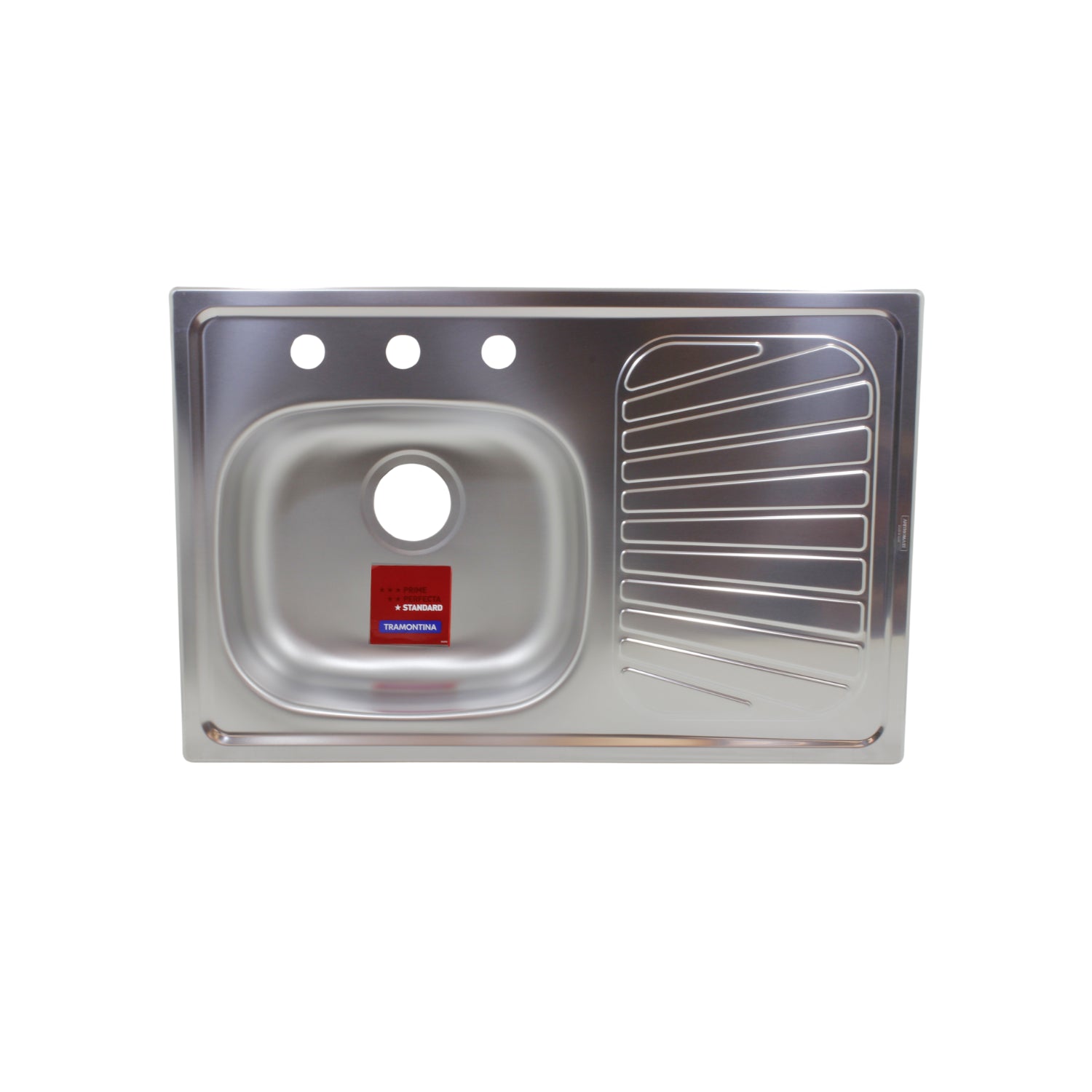 Tarja de cocina Tramontina de acero inoxidable con escurridor derecho y tres orificios para grifo.