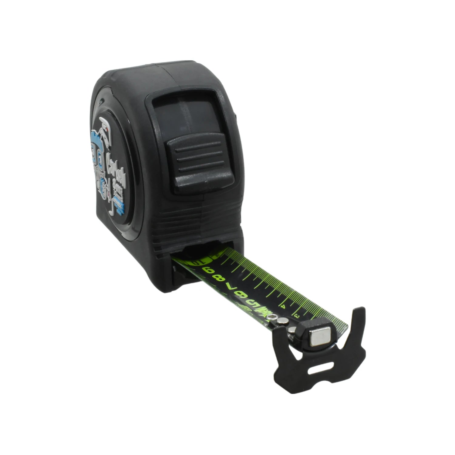 Flexómetro negro de uso rudo con cinta métrica verde, gancho magnético y bloqueo para mediciones precisas en construcción.