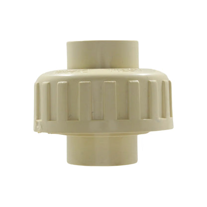 Tuerca unión CPVC 1/2" (13 mm) color crema para tuberías de plomería, conexión segura y duradera.