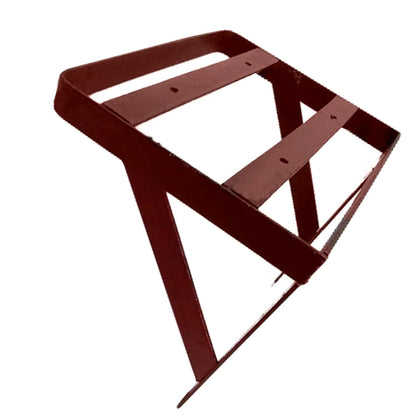 Soporte metálico industrial rojo para trabajo pesado, con base angular y superficie perforada