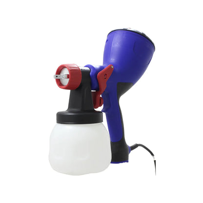 Pistola de pintar eléctrica azul y roja con depósito blanco para acabados uniformes en paredes, muebles y madera.