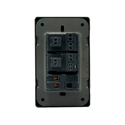 Placa eléctrica trasera Solaris con terminales para 2 contactos (15A 120V) y 1 apagador (10A 250V).