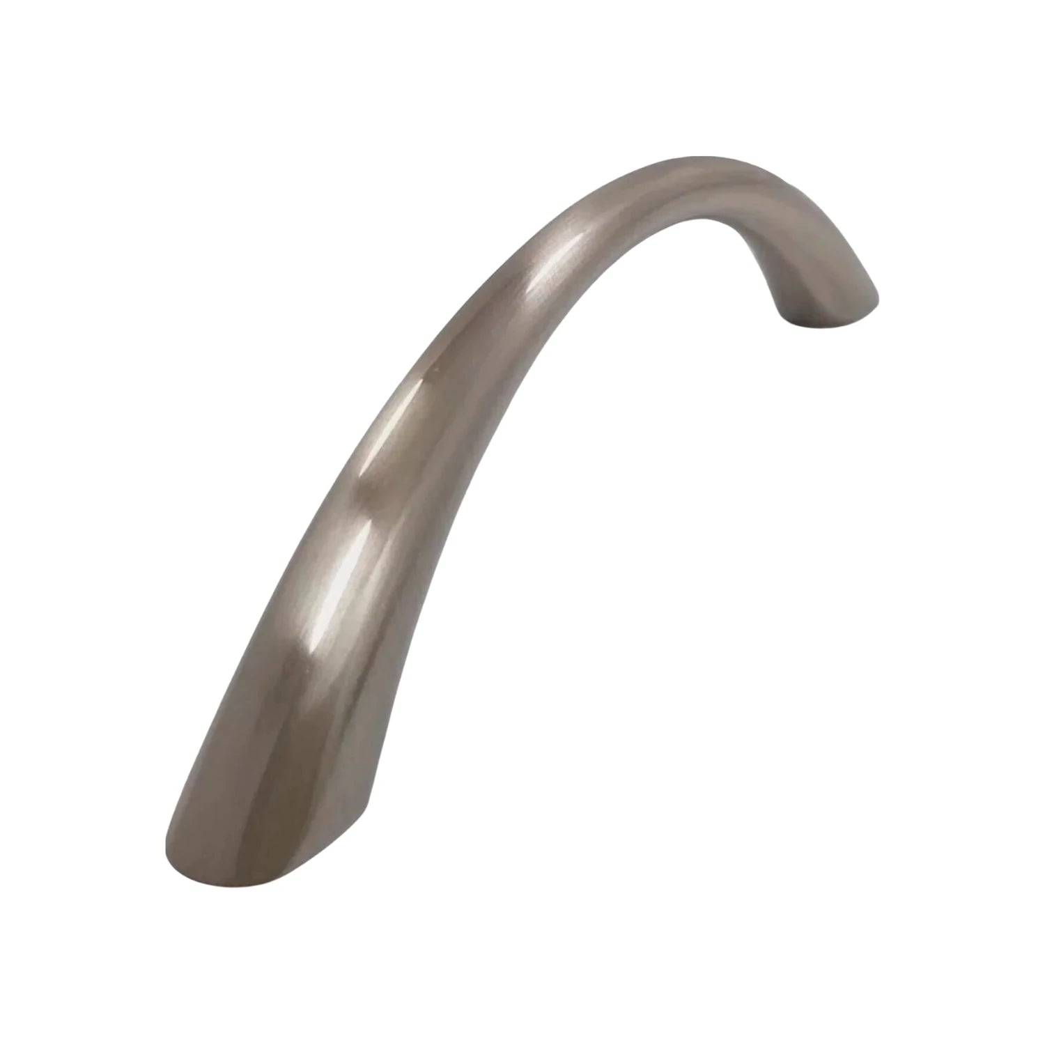 Jaladera curva de cromo mate para gabinetes. Herraje moderno tipo arco para puertas y cajones.