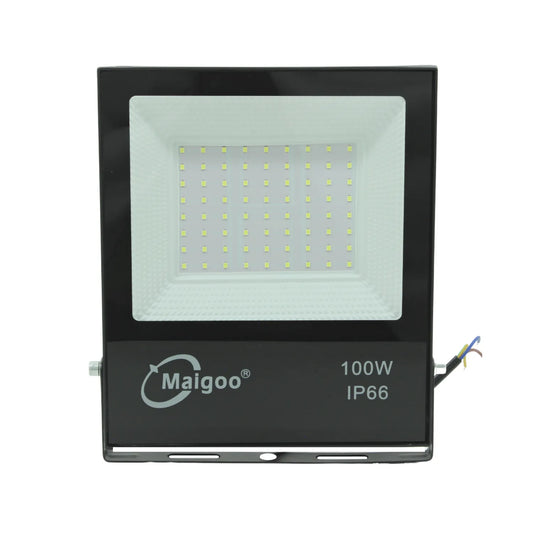Foco LED reflector Maigoo negro 100W IP66 para exteriores, potente iluminación duradera.