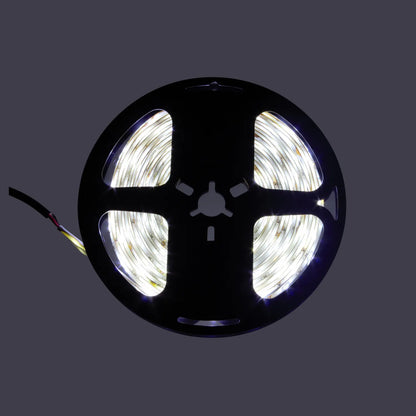 Tira LED blanca de iluminación, flexible, enrollada en carrete negro para instalación