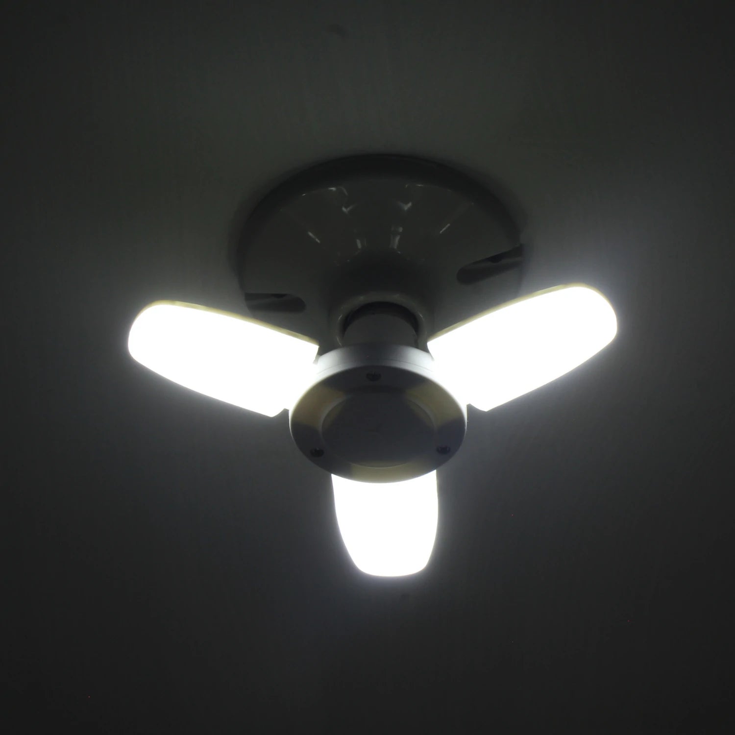 Lámpara LED Maigoo mini tipo ventilador 24W blanca, luz brillante para techo