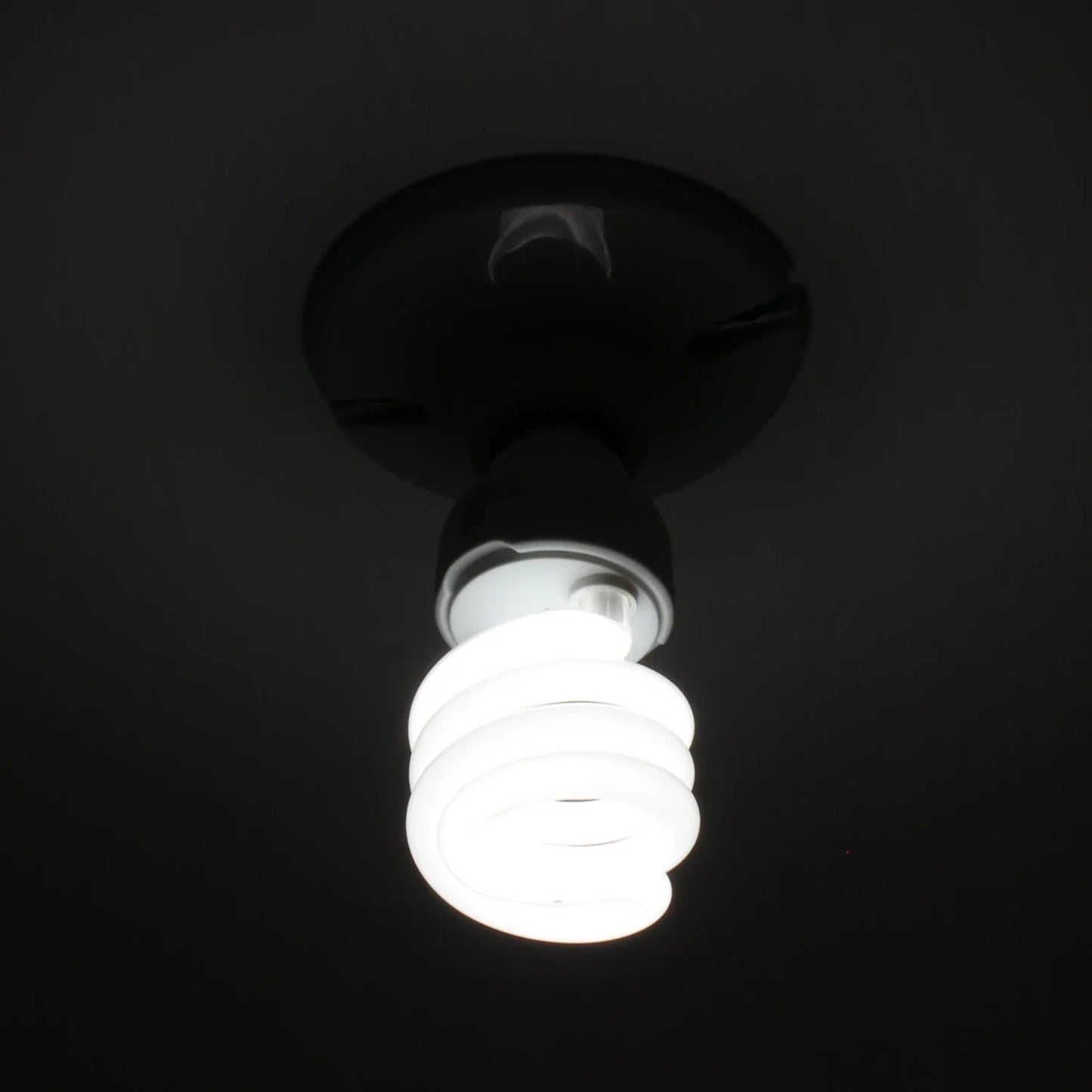 Lámpara espiral LED de luz fría para iluminación eficiente, encendida y montada en el techo