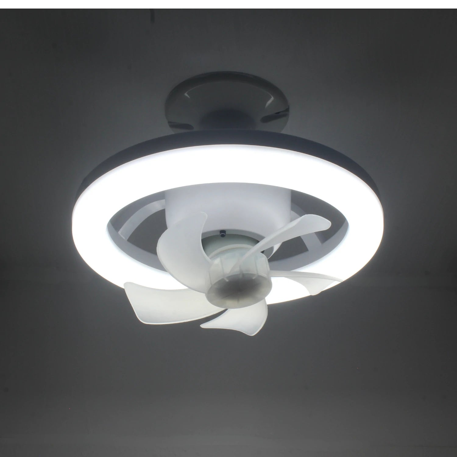 Lámpara ventilador de techo LED circular blanca, moderna y compacta. Ideal para iluminación y circulación de aire.