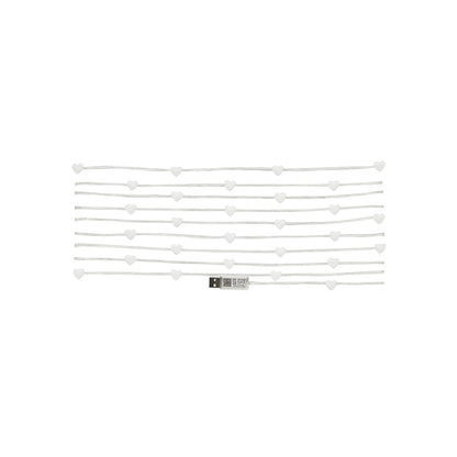 Serie de luces LED decorativas blancas con forma de corazones y conexión USB.