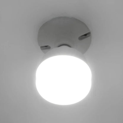 Bombilla LED de techo, luz blanca brillante encendida, iluminación interior eficiente y de bajo consumo.