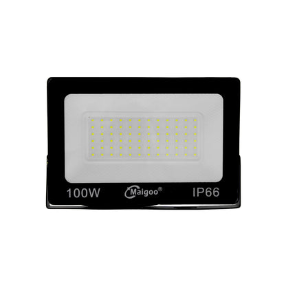 Proyector LED Maigoo 100W IP66 exterior color negro para iluminación potente de fachadas y jardines.