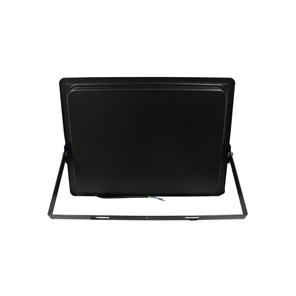 Proyector LED exterior negro con soporte metálico ajustable y cables de conexión, vista posterior.