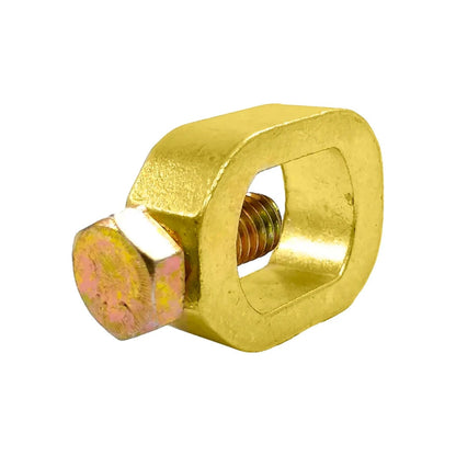 Conector de varilla tipo abrazadera de latón amarillo con perno hexagonal, ideal para conexiones robustas.