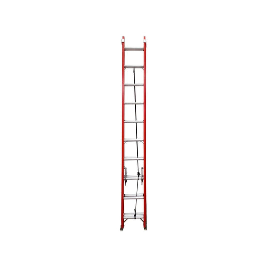 Escalera de extensión roja de fibra de vidrio 20 peldaños, ideal para trabajos en altura y seguridad eléctrica.