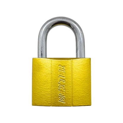 Candado de seguridad Dexter 60mm dorado, cuerpo resistente, gancho corto para protección y antirrobo.