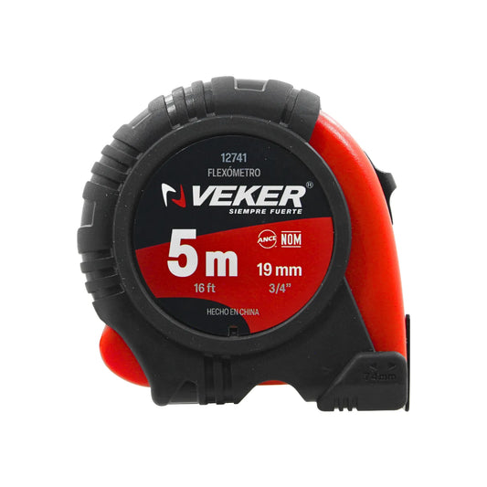Flexómetro Veker 5 metros 16 pies con cinta de 19mm y carcasa ergonómica roja y negra resistente.