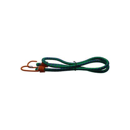Tensor elástico resistente verde y morado con ganchos de acero naranja para asegurar cargas.