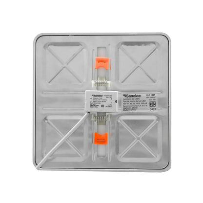 Sanelec luminario LED cuadrado 15W luz fría, vista posterior con driver y cableado para instalación