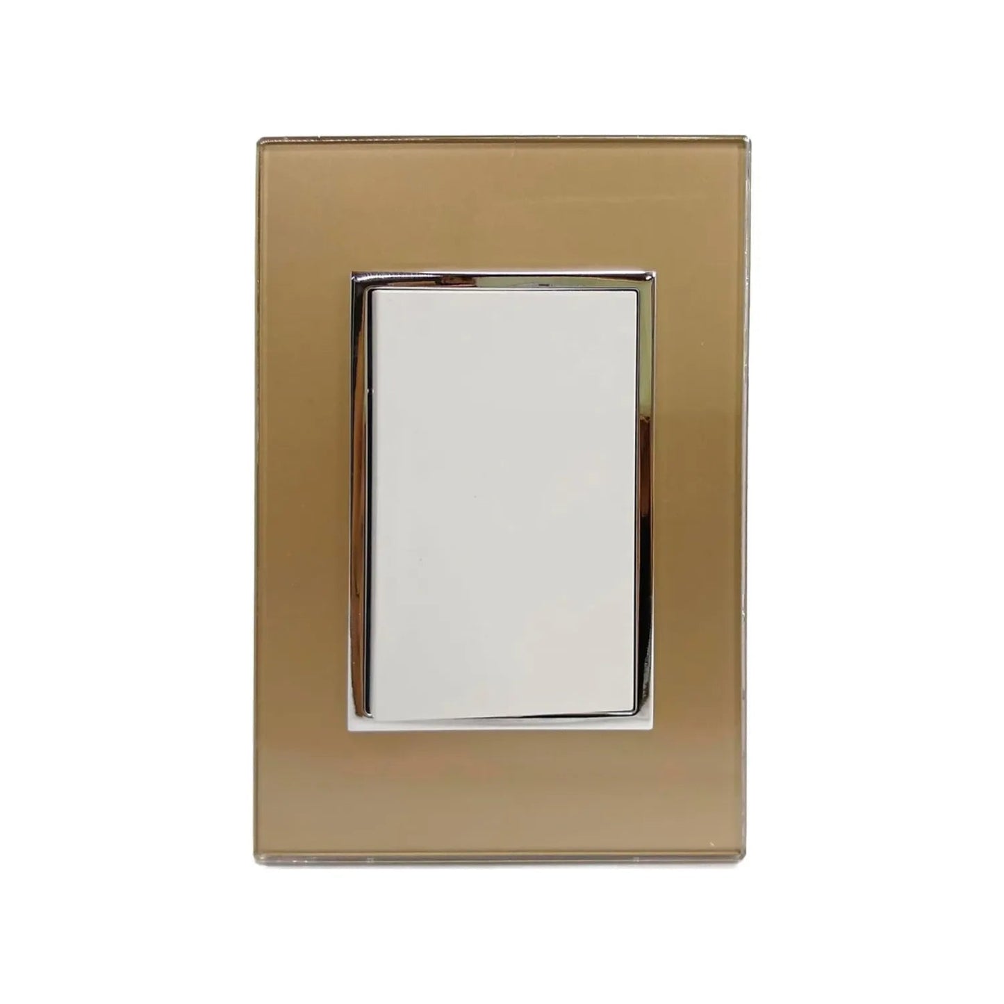 Placa de apagador de luz dorada de cristal con un interruptor blanco y marco cromado