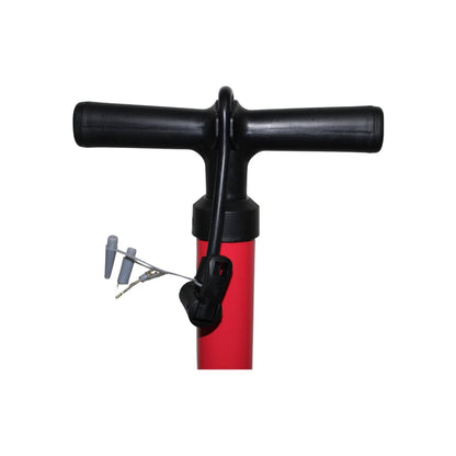 Bomba de aire manual roja con mango negro, incluye adaptadores para inflar bicicletas, balones y artículos deportivos